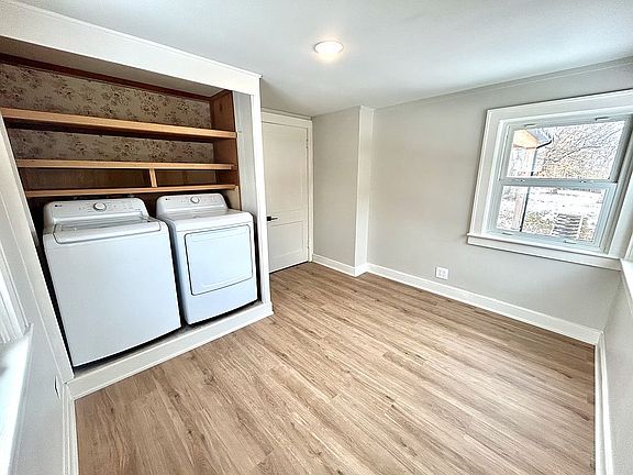 Laundry Room/ Guest Bedroom