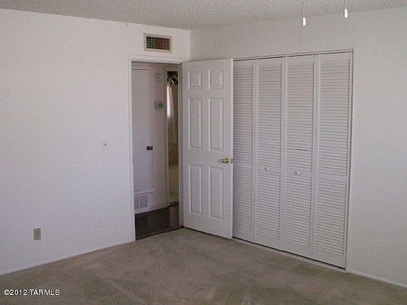 2nd image of 926 S Desert Steppes Dr