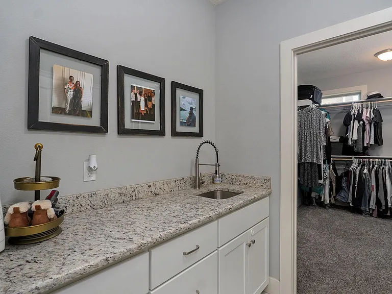 129 N Glengary Dr — Photo 9