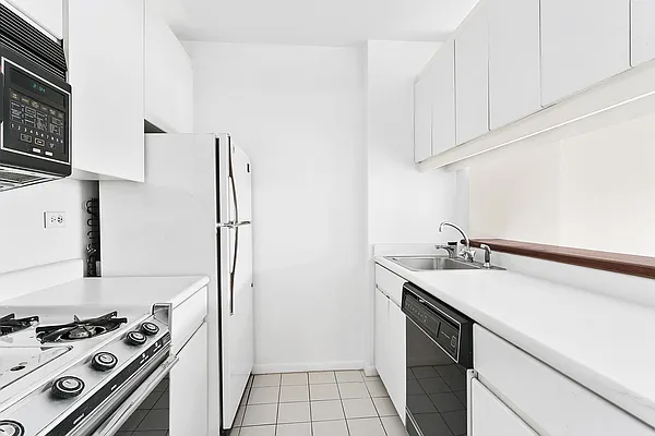 Sold by Berkshire Hathaway HomeServices New York Properties | media 15