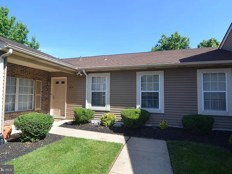 4004 Adelaide Dr — Photo 1