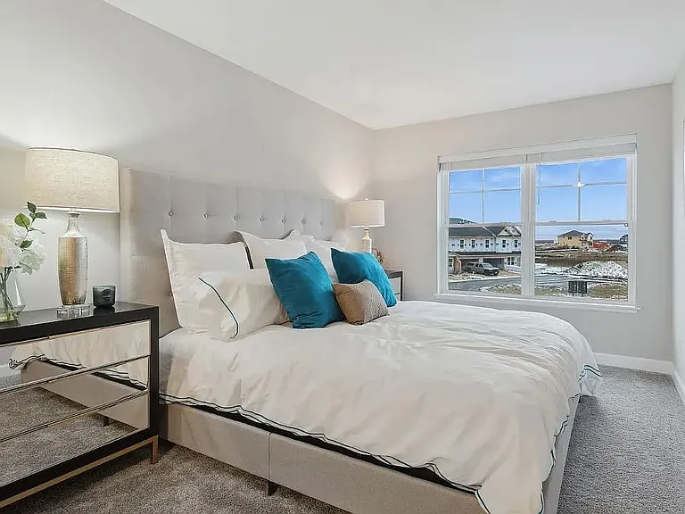 For Rent: $2,600 (3 beds, 3 baths, 1,782 Square Feet) - Owner's suite + Bedroom 3