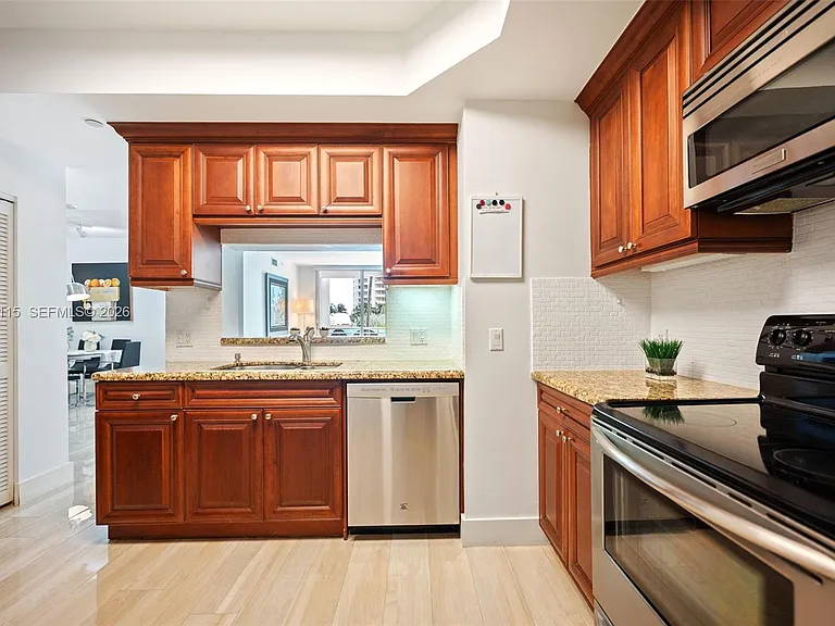 888 Brickell Key Dr #609 — Photo 12