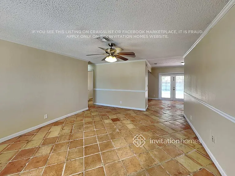 3635 N Mountain Dr — Photo 4