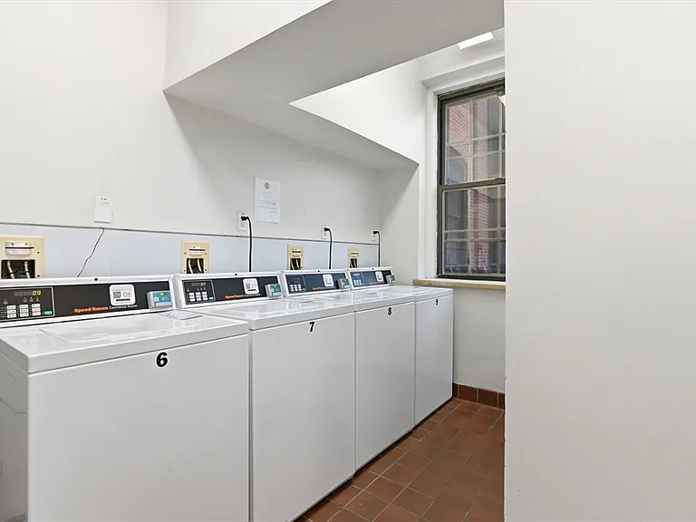 21 Linden St #212 — Photo 31
