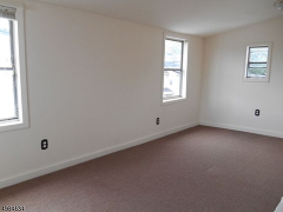 3rd image of 322 Ringwood Ave #2