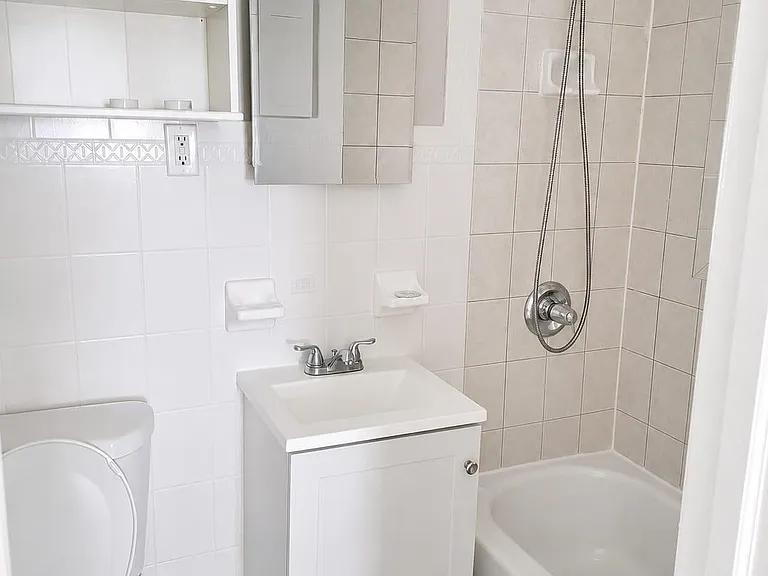 375 Mountain Rd #2 — Photo 4