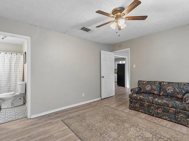 203 E Anderson Ave #A — Photo 13