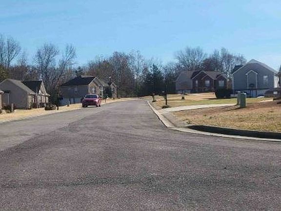 Exterior Neighborhood (street photo)