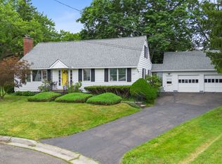 2801 University Cir, Endwell, NY 13760
