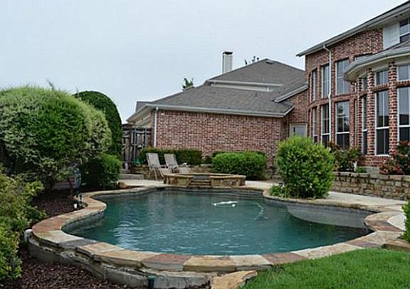 3rd image of 5000 Lakehill Blvd