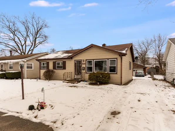 8736 S 51st Ave, Oak Lawn, IL 60453