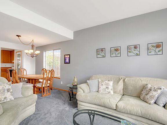 4th image of 6704 57th Dr NE