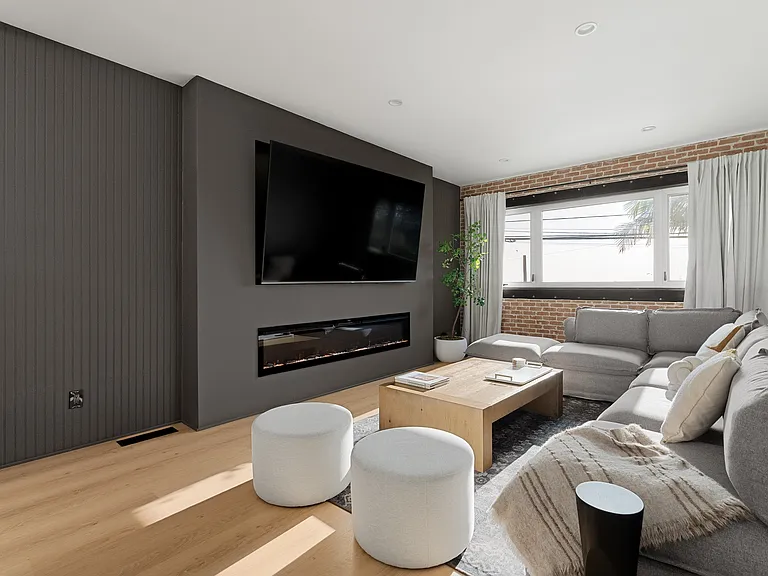 3033 India St #8 — Photo 1