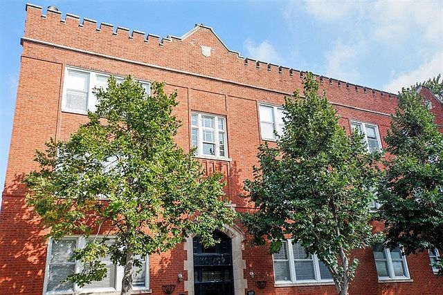 1st image of 4609 N Rockwell St #2