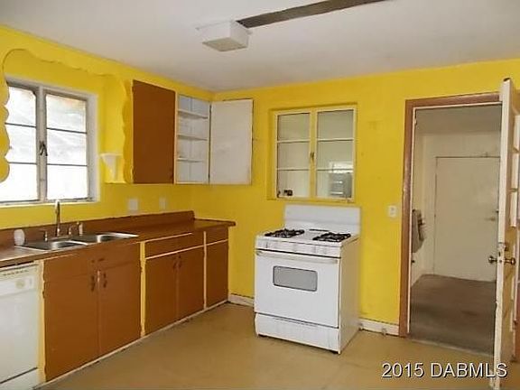 2nd image of 618 Tucker St #1