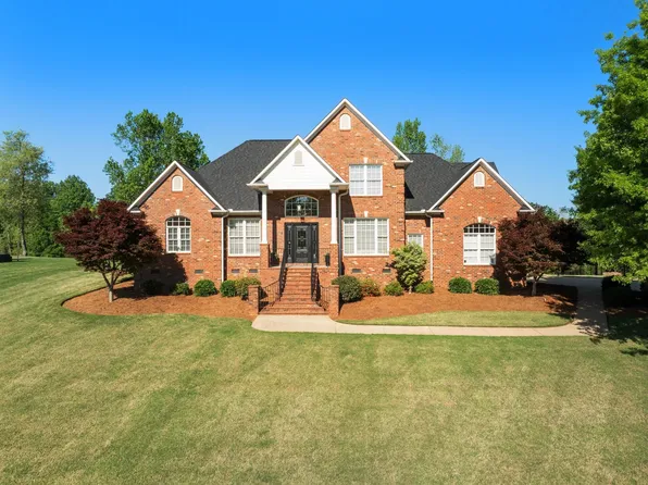 859 E Heathland Dr, Inman, SC 29349