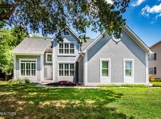 700 E Fox Den Dr, Knoxville, TN 37934