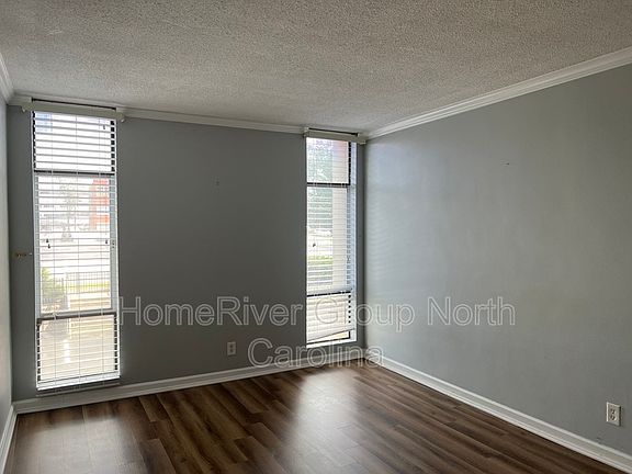 5th image of 1101 N Elm St Unit 106