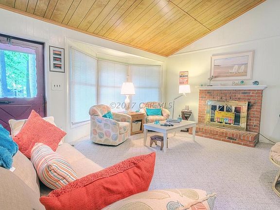 0 - 720 Ocean Parkway Living Room