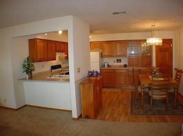 859 Quinlan Dr Unit D, Pewaukee, WI 53072