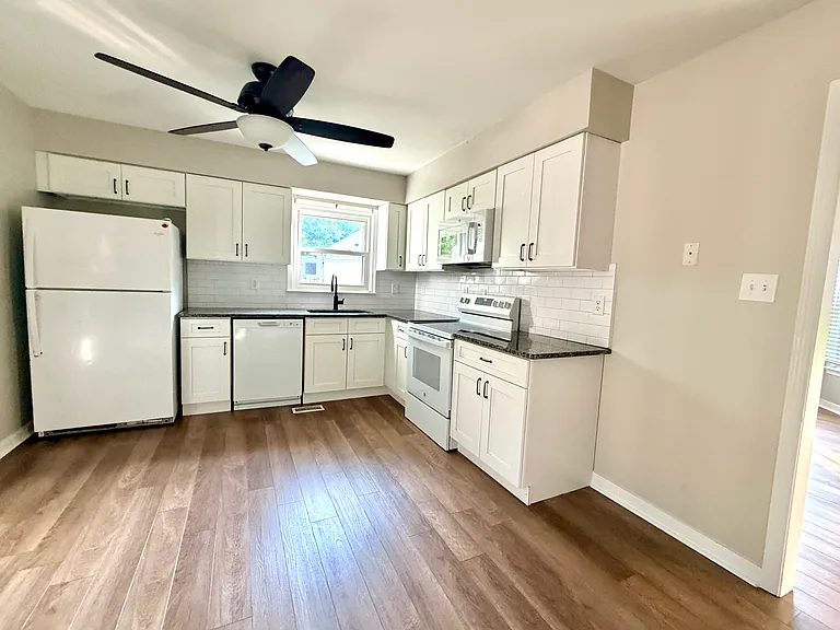 Newly Renovated Kitchen