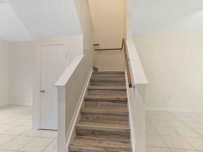 7565 Plantation Cir — Photo 10