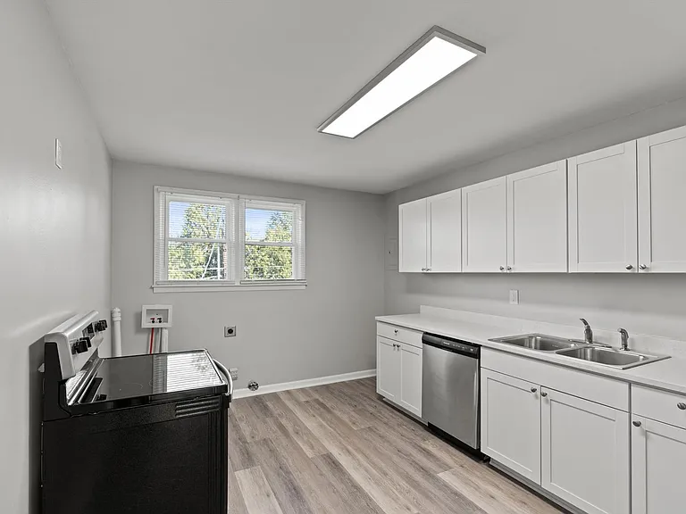 1507 Randolph Ave SE — Photo 5