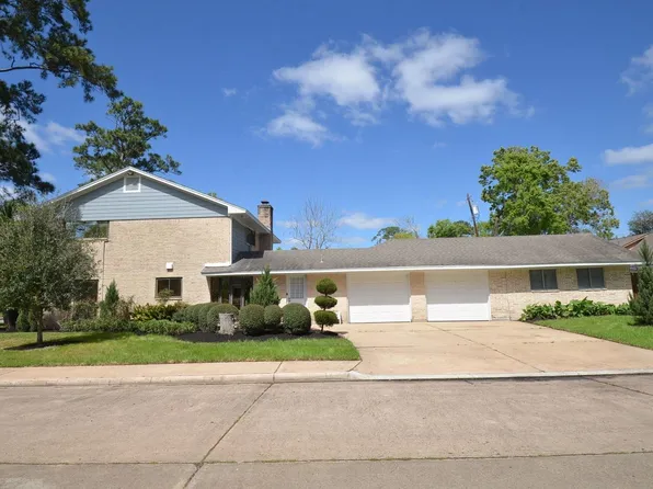 2711 Williamsburg Dr, Dickinson, TX 77539