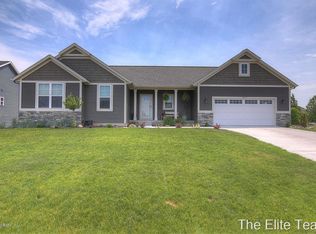 3477 Tearose Dr, Hudsonville, MI 49426