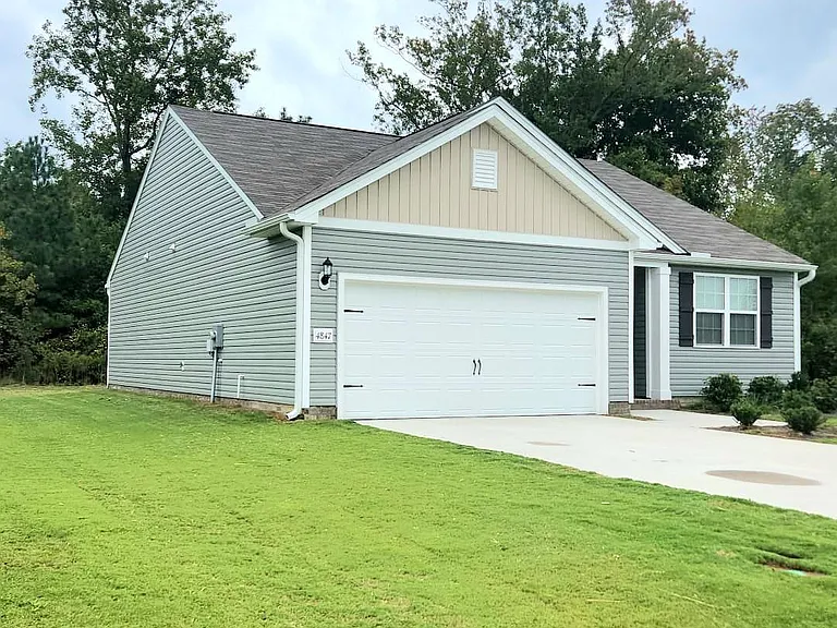 4847 Mallard Ln — Photo 2