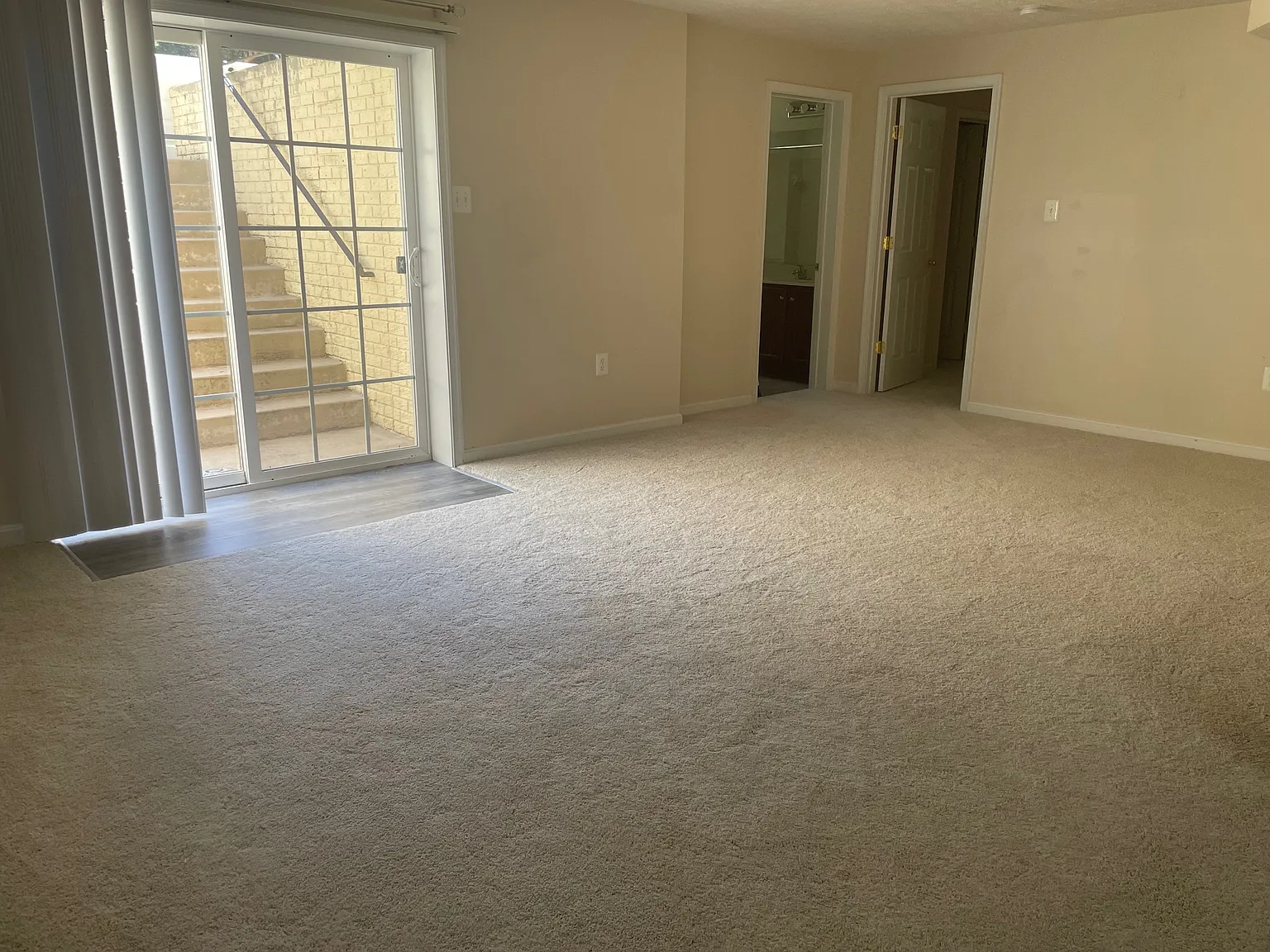 1 bed, 1000 sqft, $1,400 — Photo 2