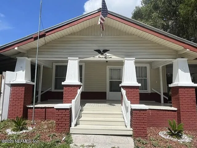 108 Fern St
