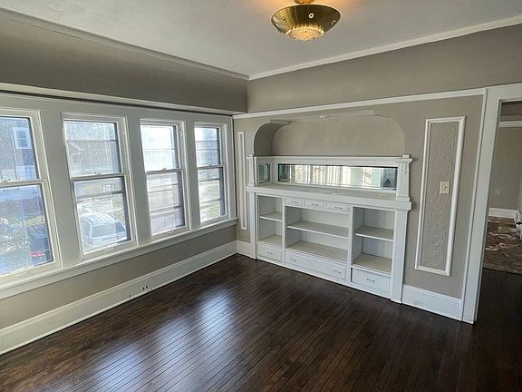 2nd image of 2419-2421 W Keefe Ave