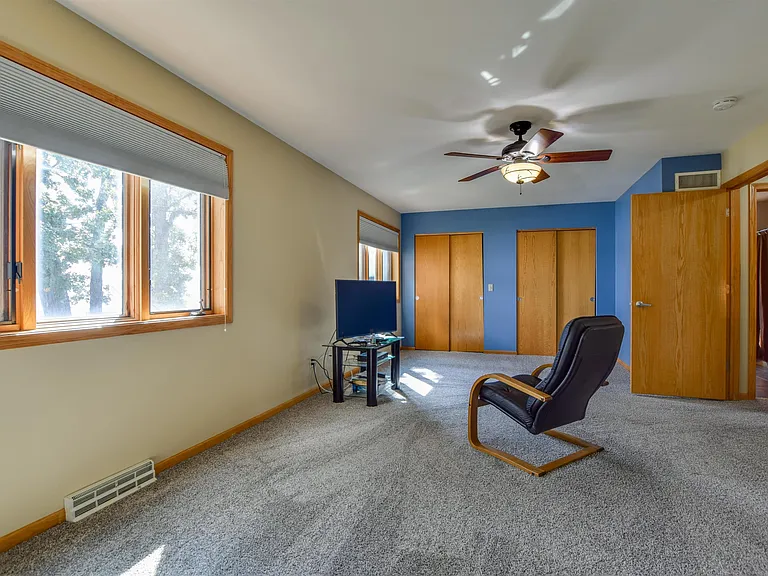2159 Middleton Beach Rd — Photo 12