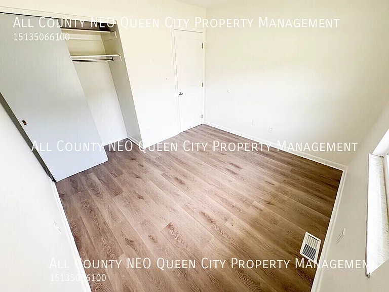 2725 McCall St — Photo 19