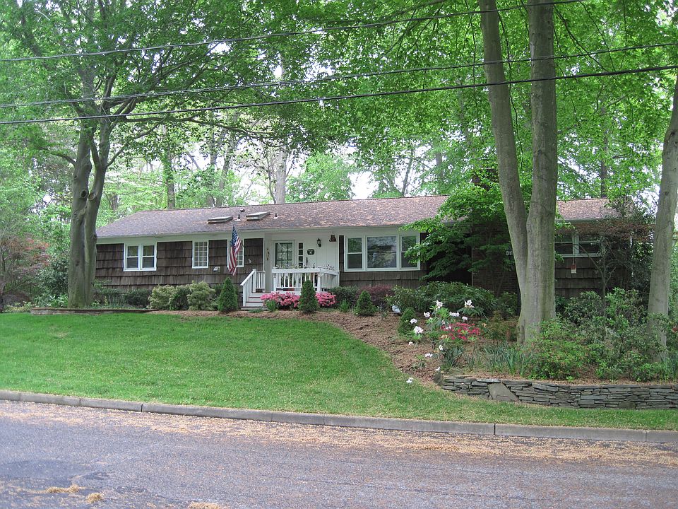 1st image of 16 Pleasant Dr