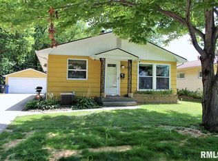 2936 8th St, Moline, IL 61265