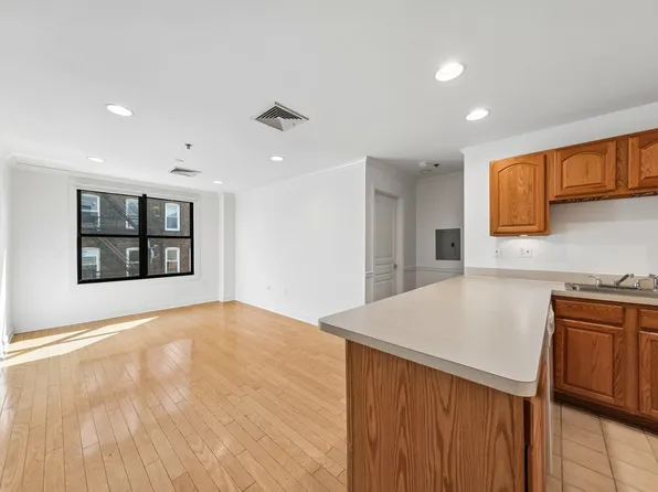 711 Clinton Street image 1 of 20