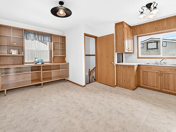 4th image of 10819 137th Ave NW