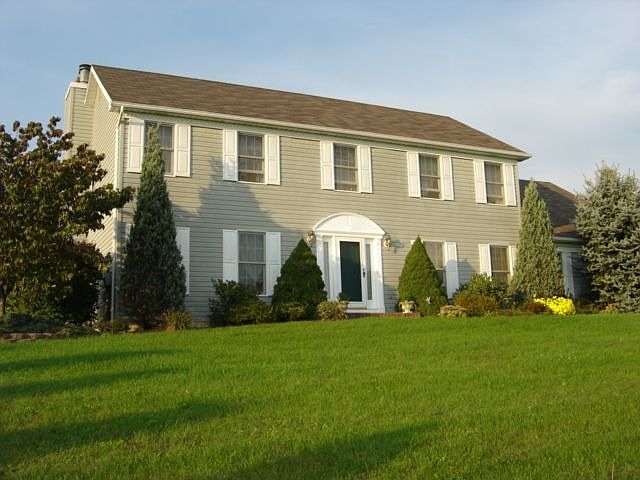 Wonderful quaint-essentail colonial in Nazareth school district