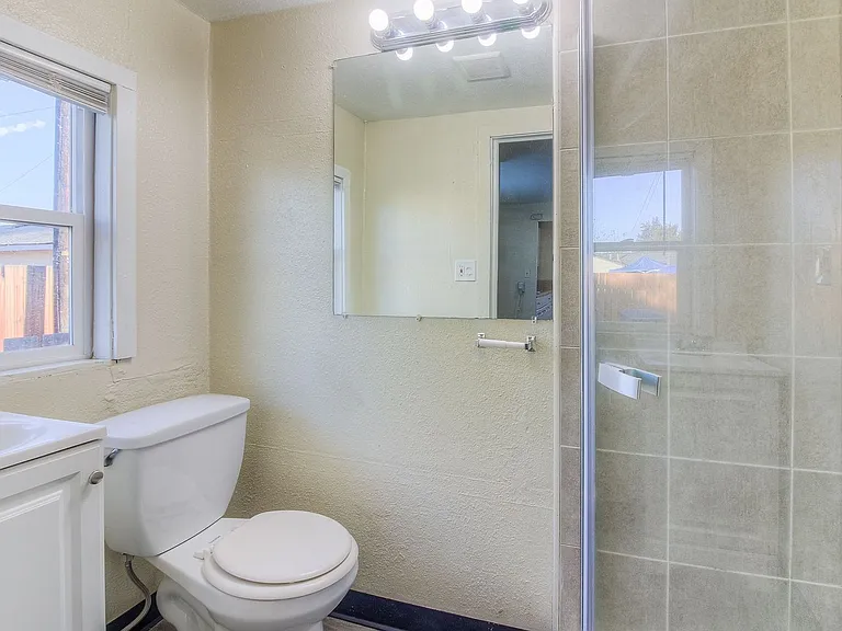 411 S Naches Ave — Photo 9