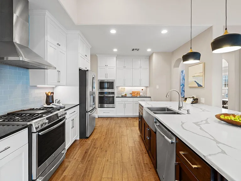 8112 Cobblestone — Photo 11