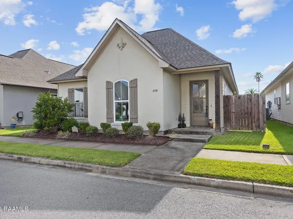 208 Parker Ln, Youngsville, LA 70592