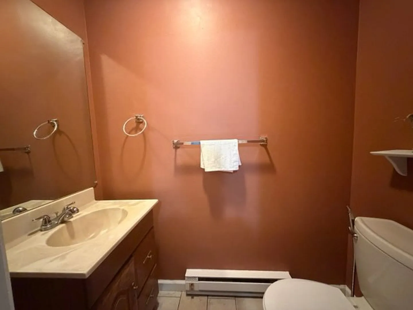 2 Bedroom 1.5 bath condo with attached garage — Photo 4