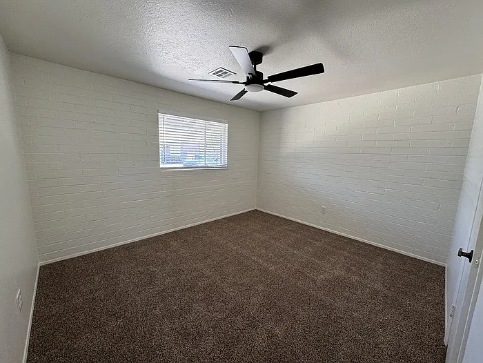 2 bed, 1.0 bath, $1,095 — Photo 4