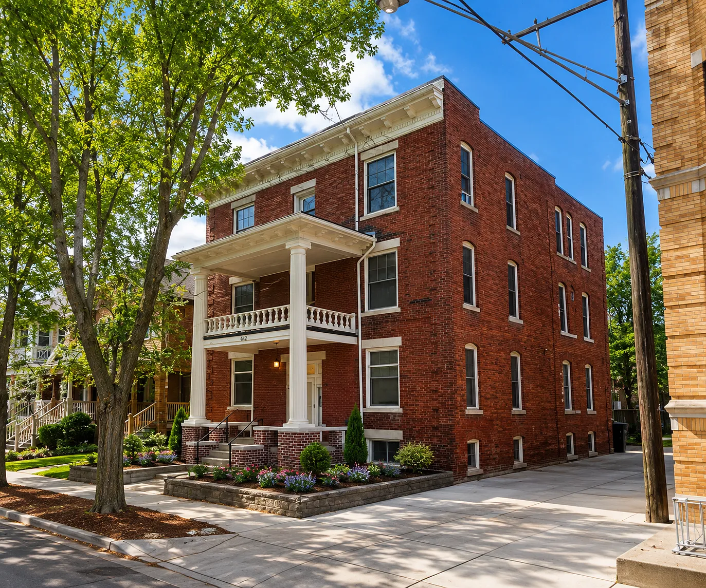 2 bed, 650 sqft, $1,600 — Photo 1