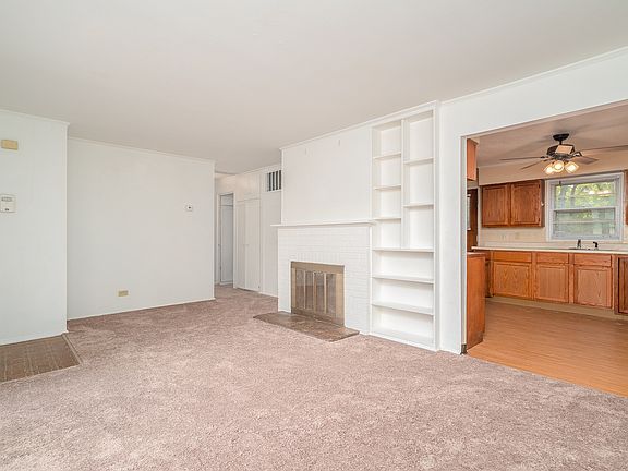 3rd image of 1 Marquette Pl