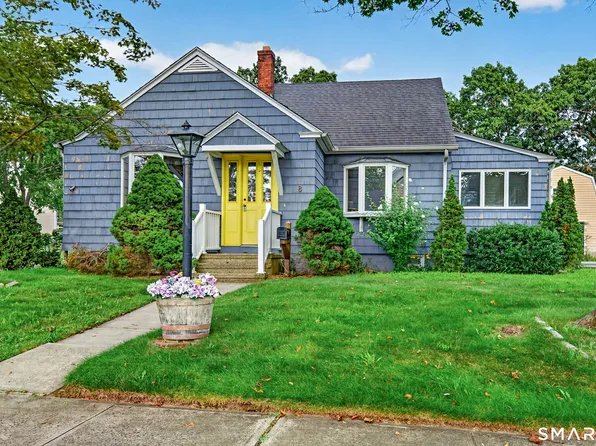 8 Sailors Lane, Milford, CT 06460