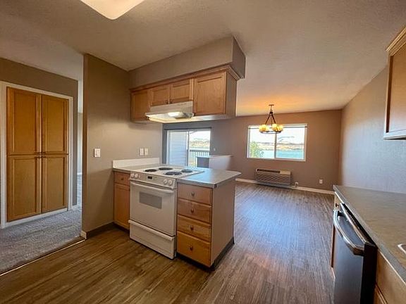 3rd image of 260 Lone Pine Ln Unit 6